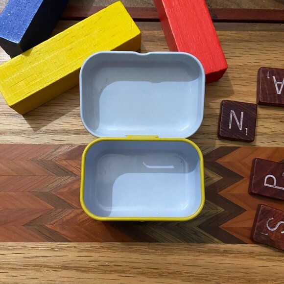 Sneaky Emoji - Yellow Mini Tin Box - Picture 3 of 3